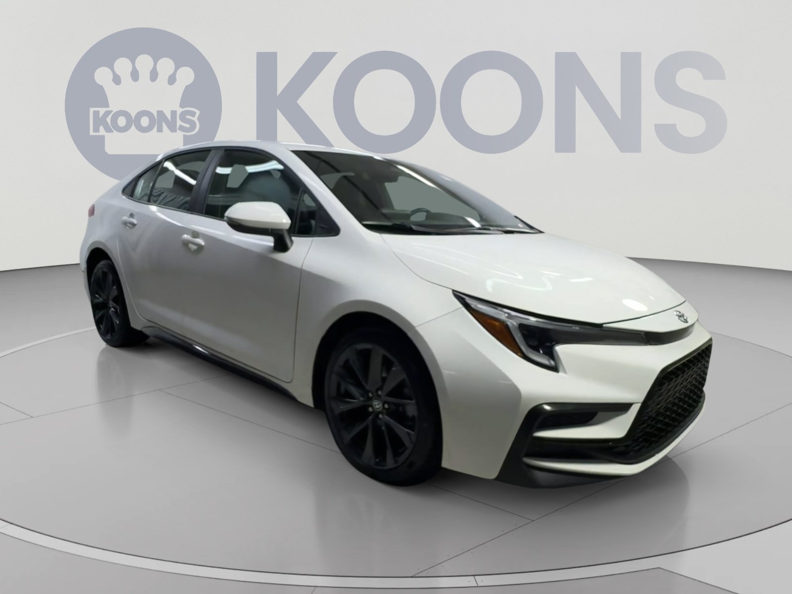 Used 2025 Toyota Corolla SE FWD image 2