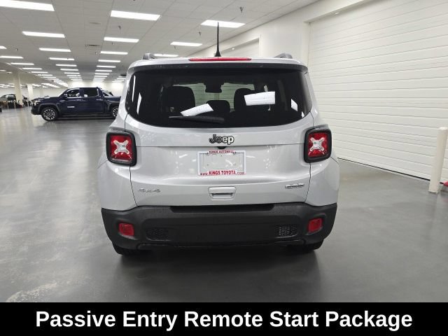 Used 2019 Jeep Renegade Latitude w/ Cold Weather Group AWD/4WD image 4