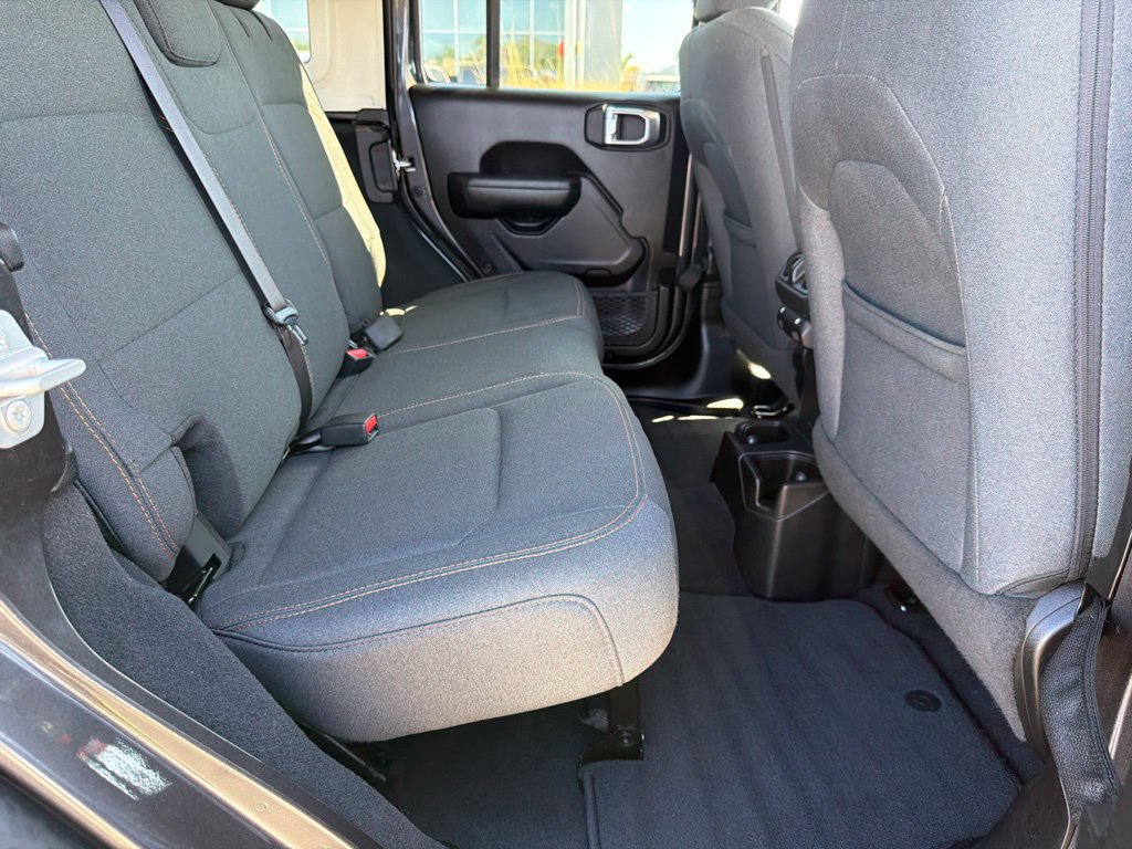 Used 2025 Jeep Wrangler Unlimited Sport AWD/4WD image 28
