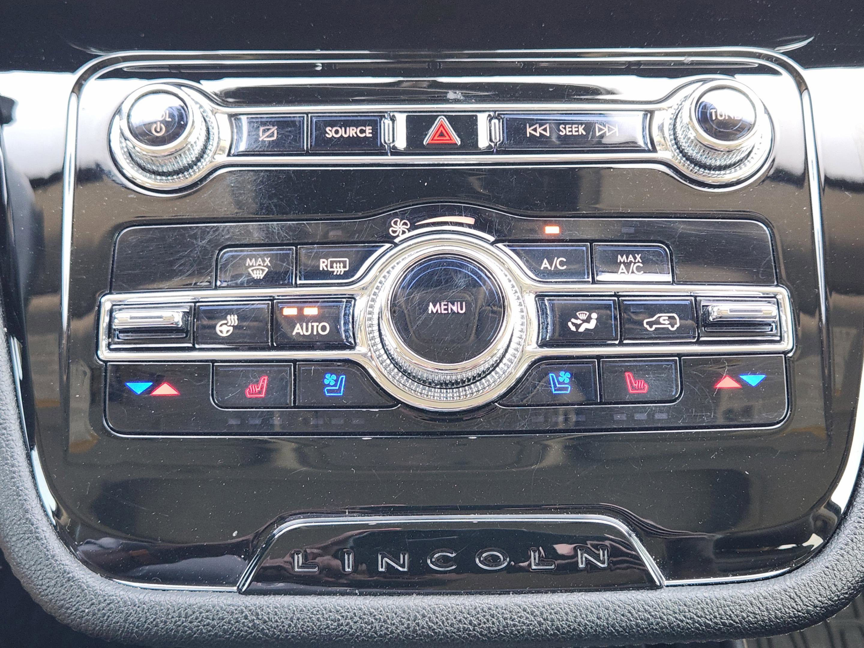 Used 2022 Lincoln Corsair AWD w/ Premium Package image 19