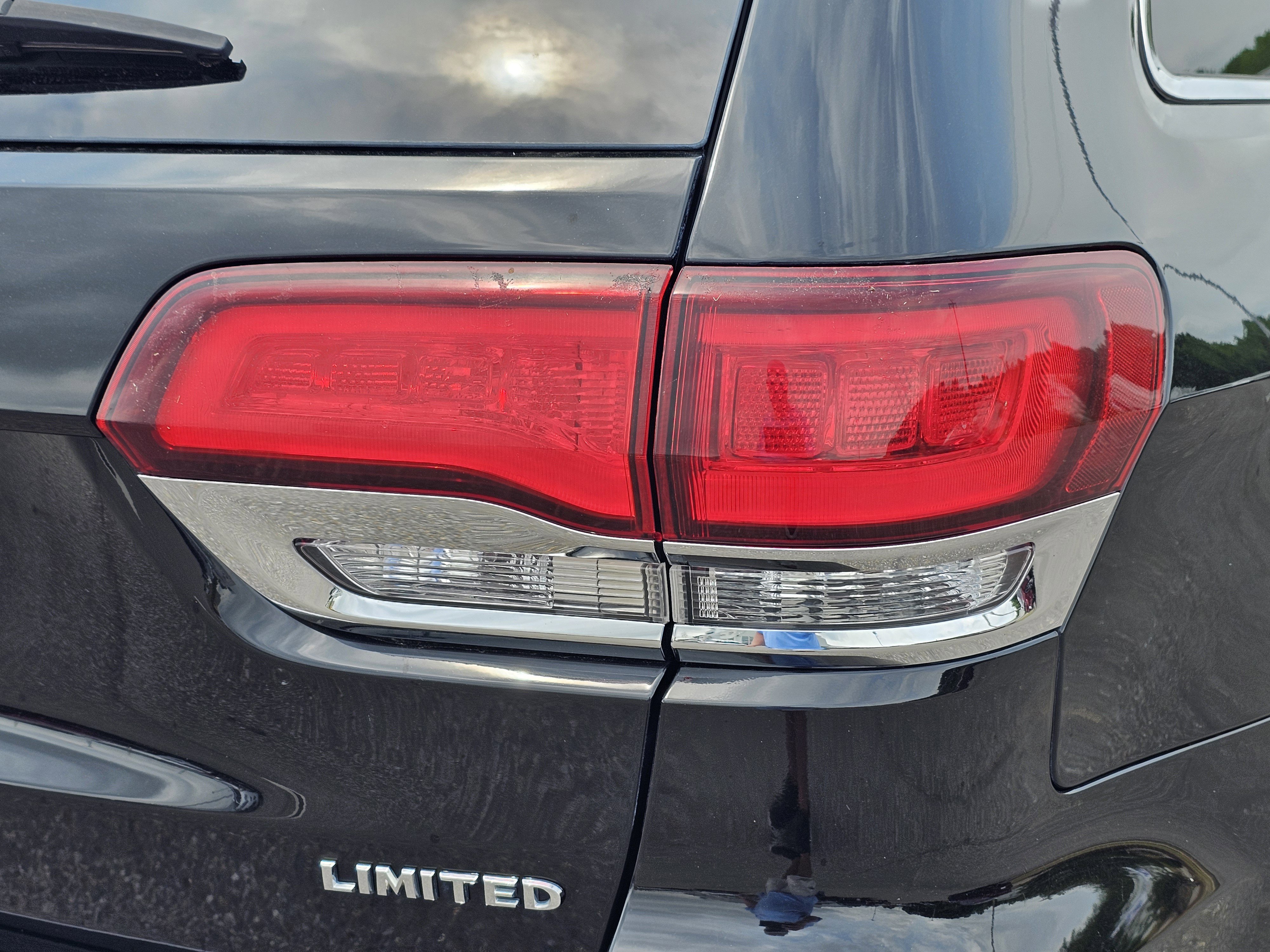 Used 2021 Jeep Grand Cherokee Limited AWD/4WD image 9