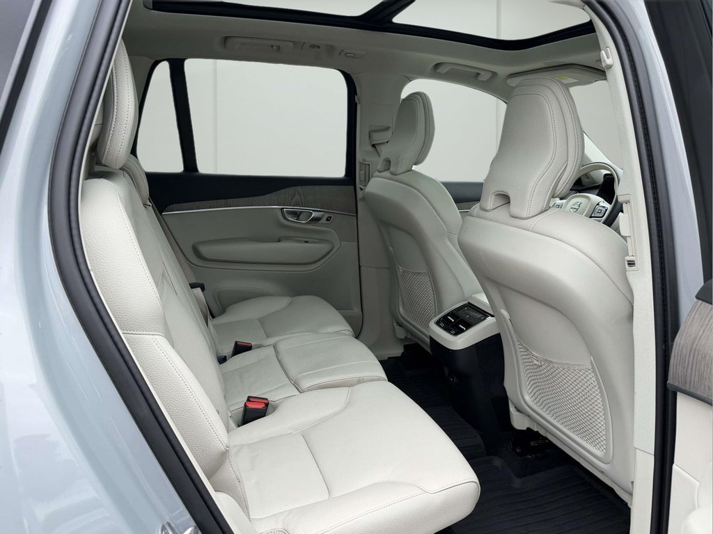 Used 2024 Volvo XC90 B6 Plus w/ Protection Package Premier AWD/4WD image 12