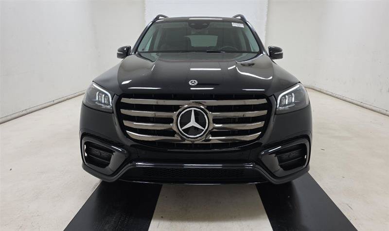 Used 2024 Mercedes-Benz GLS 450 4MATIC image 2