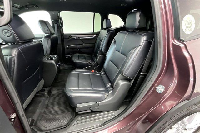 Used 2024 GMC Acadia Elevation w/ Luxury Package AWD/4WD image 19
