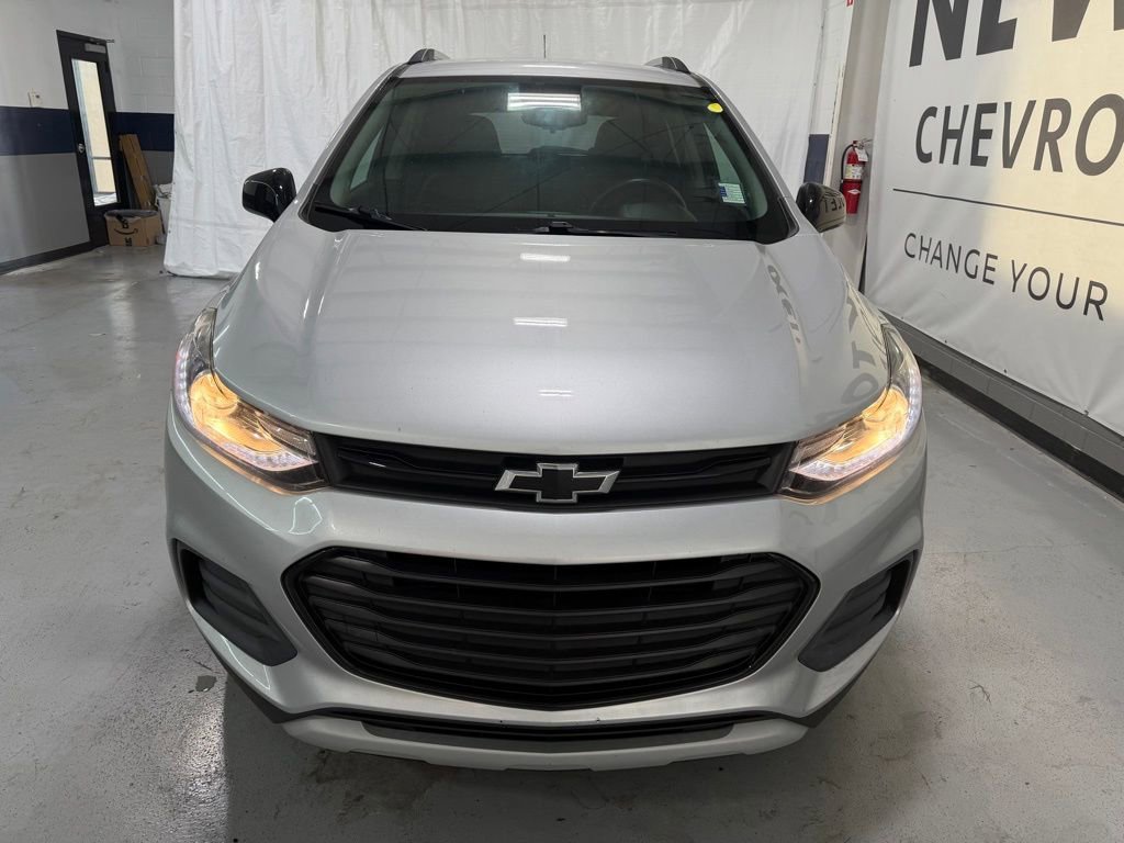 Used 2022 Chevrolet Trax LT w/ Redline Edition AWD/4WD image 23