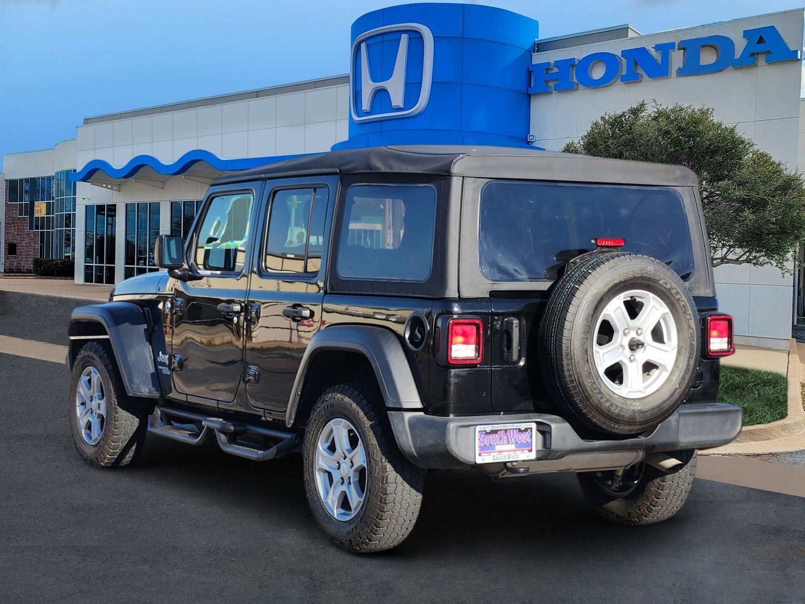 Used 2021 Jeep Wrangler Unlimited Sport image 4