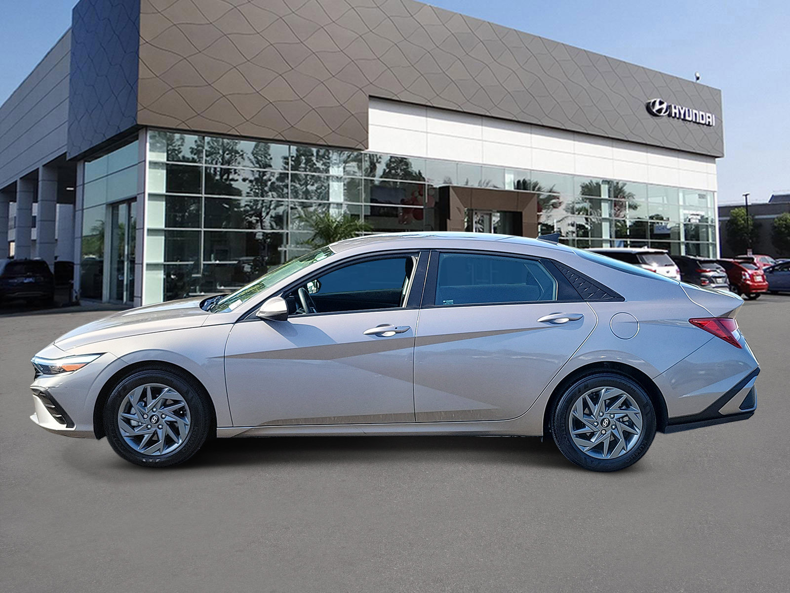 Certified 2024 Hyundai Elantra SEL FWD image 3