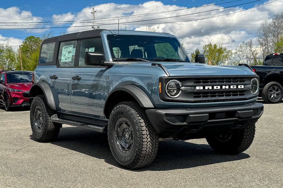 New 2025 Ford Bronco 4-Door w/ Sasquatch Package