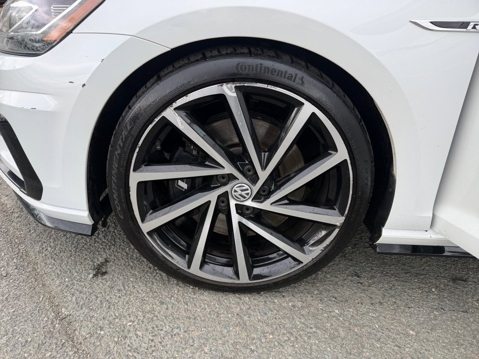 Used 2019 Volkswagen Golf R 4-Door image 31