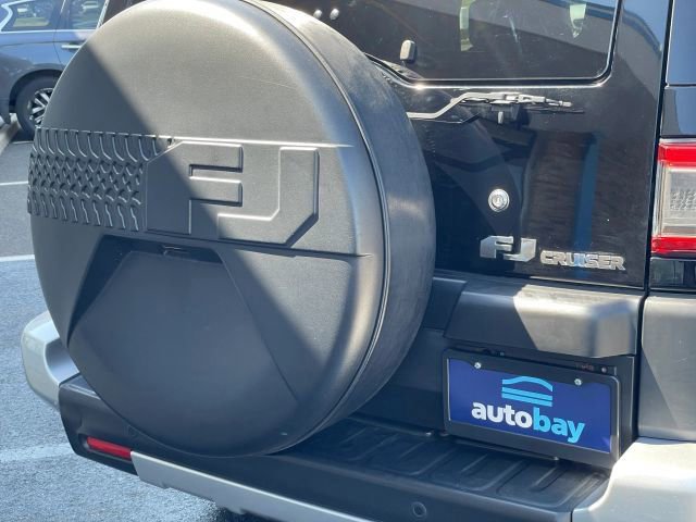 Used 2014 Toyota FJ Cruiser 4WD w/ Upgrade Package image 4