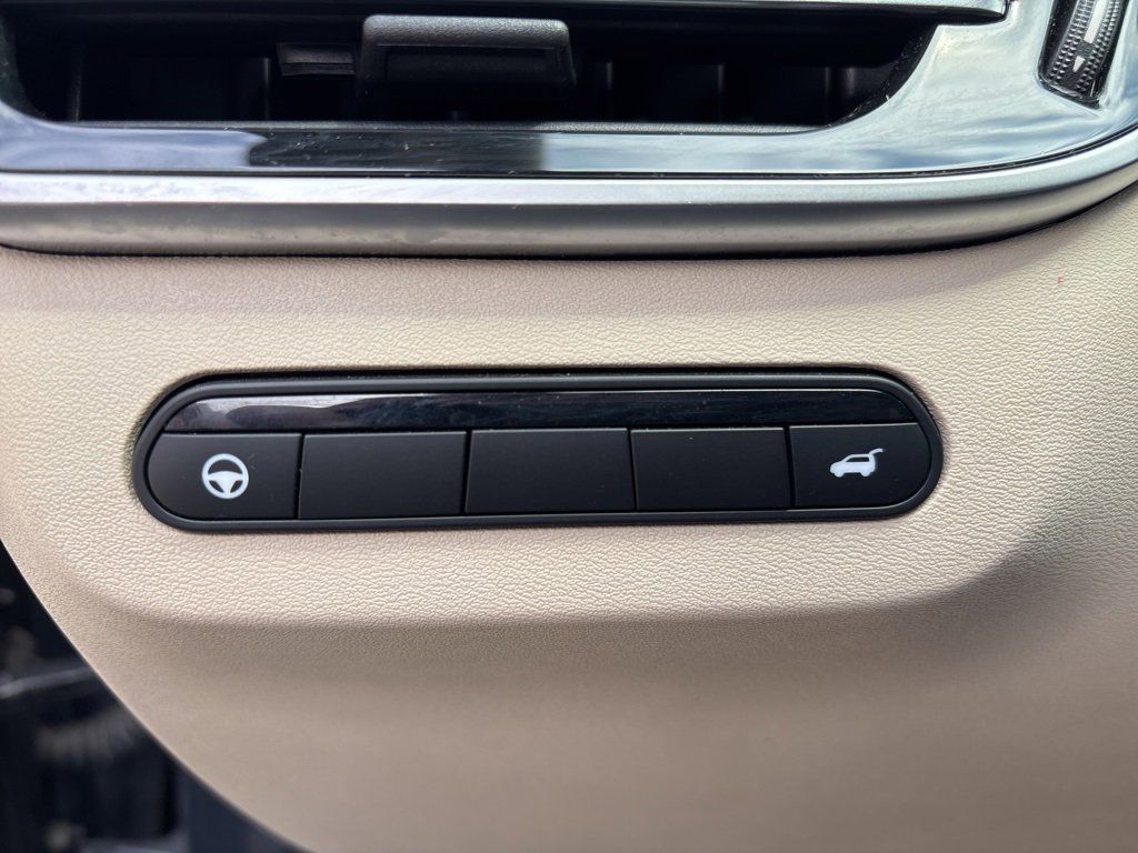 Used 2023 INFINITI QX60 Sensory w/ Cargo Package image 44