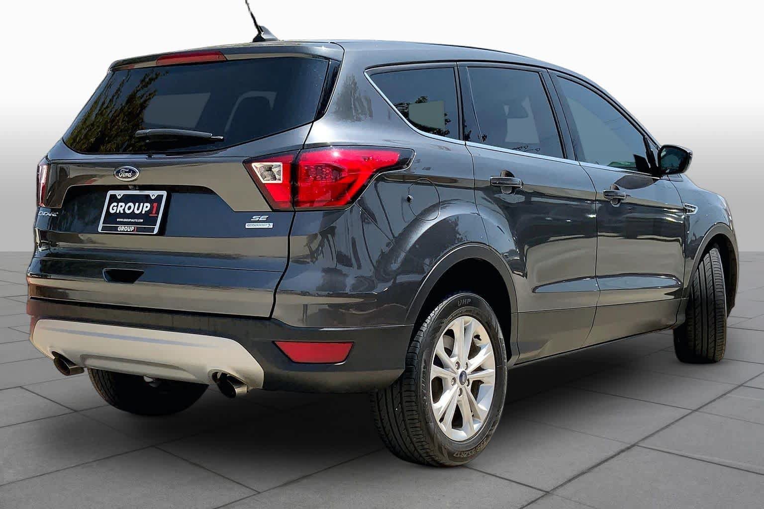 Used 2019 Ford Escape SE FWD image 13