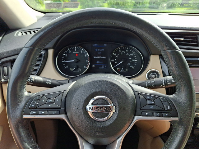 Used 2018 Nissan Rogue SV w/ Premium Package AWD/4WD image 19