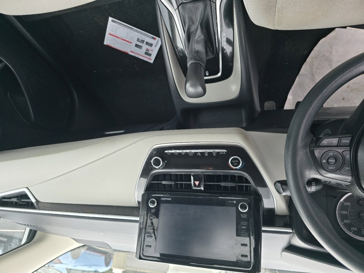 Used 2022 Toyota Corolla LE image 11