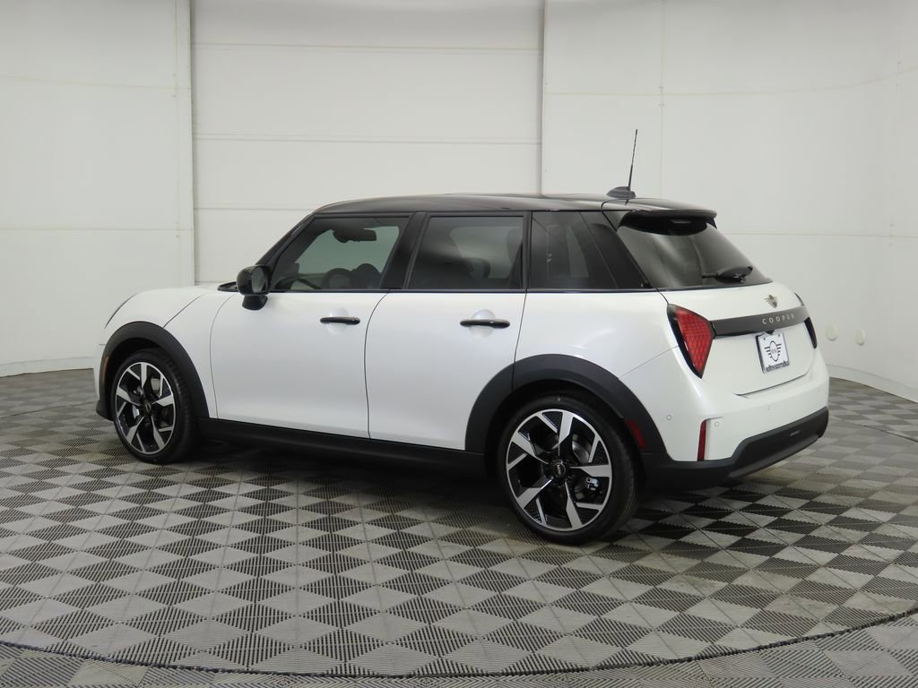 Used 2026 MINI Cooper 4-Door Hardtop image 7