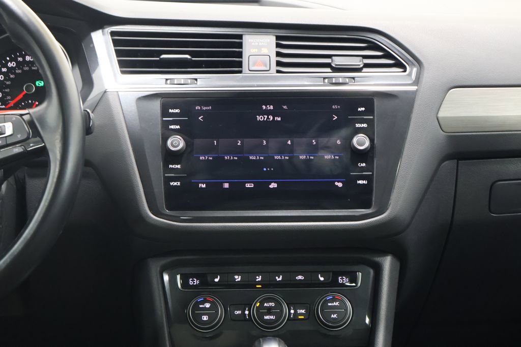 Used 2019 Volkswagen Tiguan SE w/ Panoramic Sunroof Package image 19