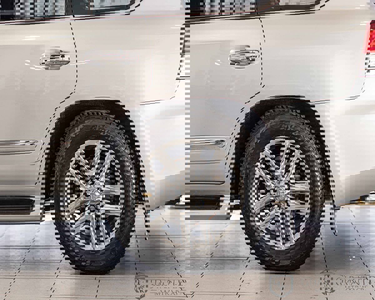 Used 2015 Lexus LX 570 4WD w/ Luxury Package image 8