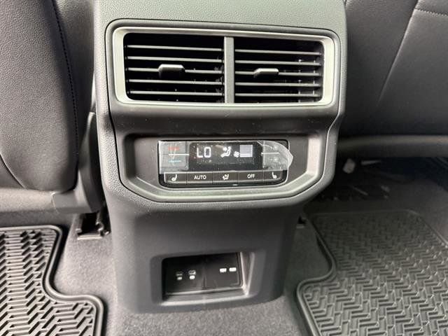 New 2025 Volkswagen Atlas SEL image 26