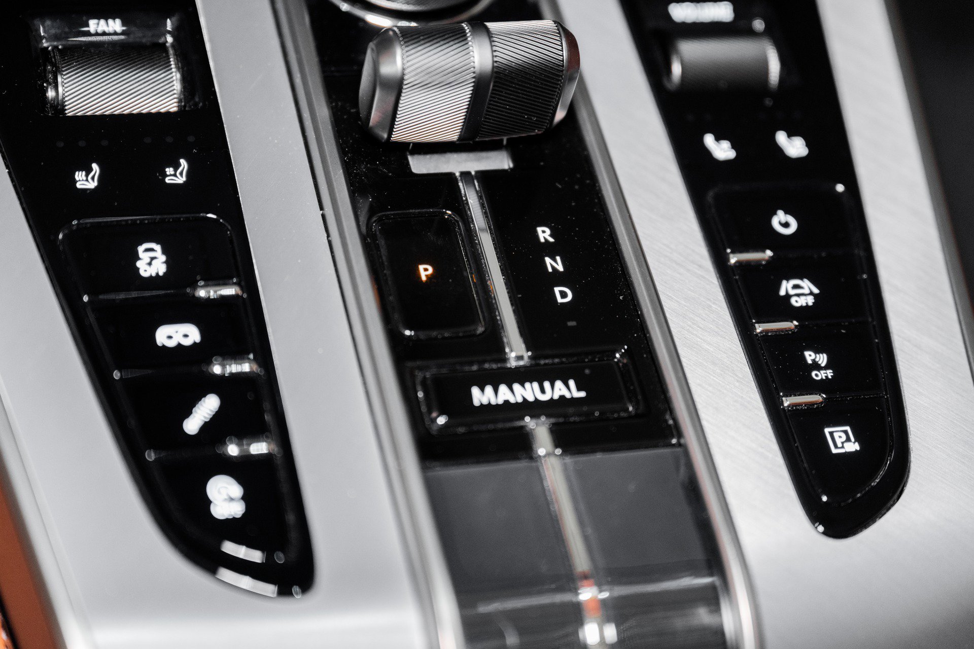 Used 2025 Aston Martin Vanquish image 33