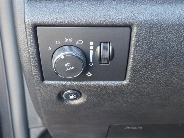 Used 2019 Jeep Grand Cherokee Laredo image 21