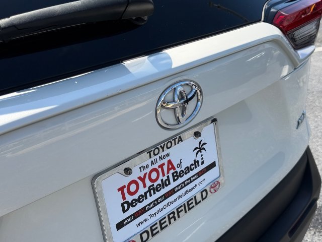 Used 2022 Toyota RAV4 XLE Premium FWD image 17