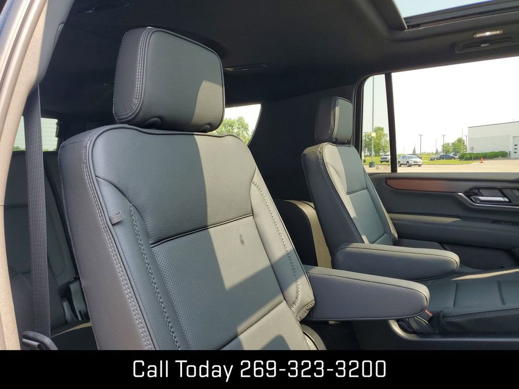 New 2025 GMC Yukon XL Denali w/ Denali Reserve Package image 29