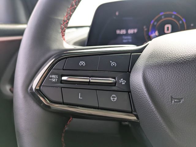 Used 2024 Chevrolet Traverse RS image 31