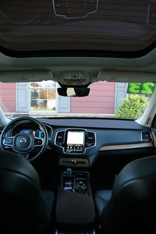 Used 2023 Volvo XC90 B6 Plus AWD/4WD image 21