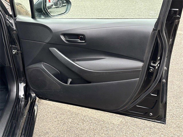 Used 2022 Toyota Corolla LE image 8