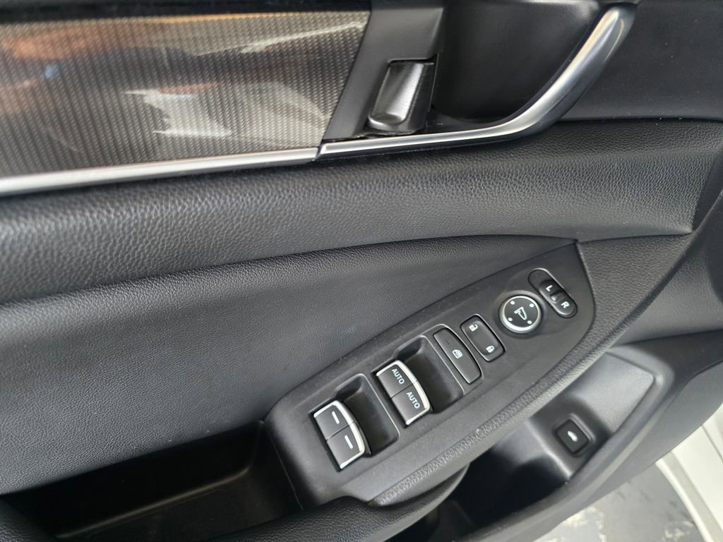 Used 2019 Honda Accord Sport image 19