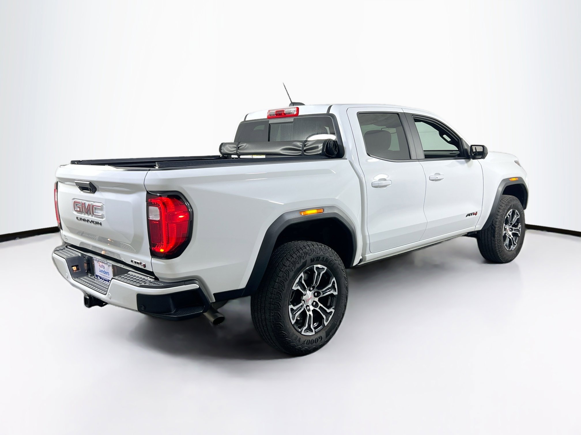 Used 2024 GMC Canyon AT4 w/ Technology Package AWD/4WD image 5