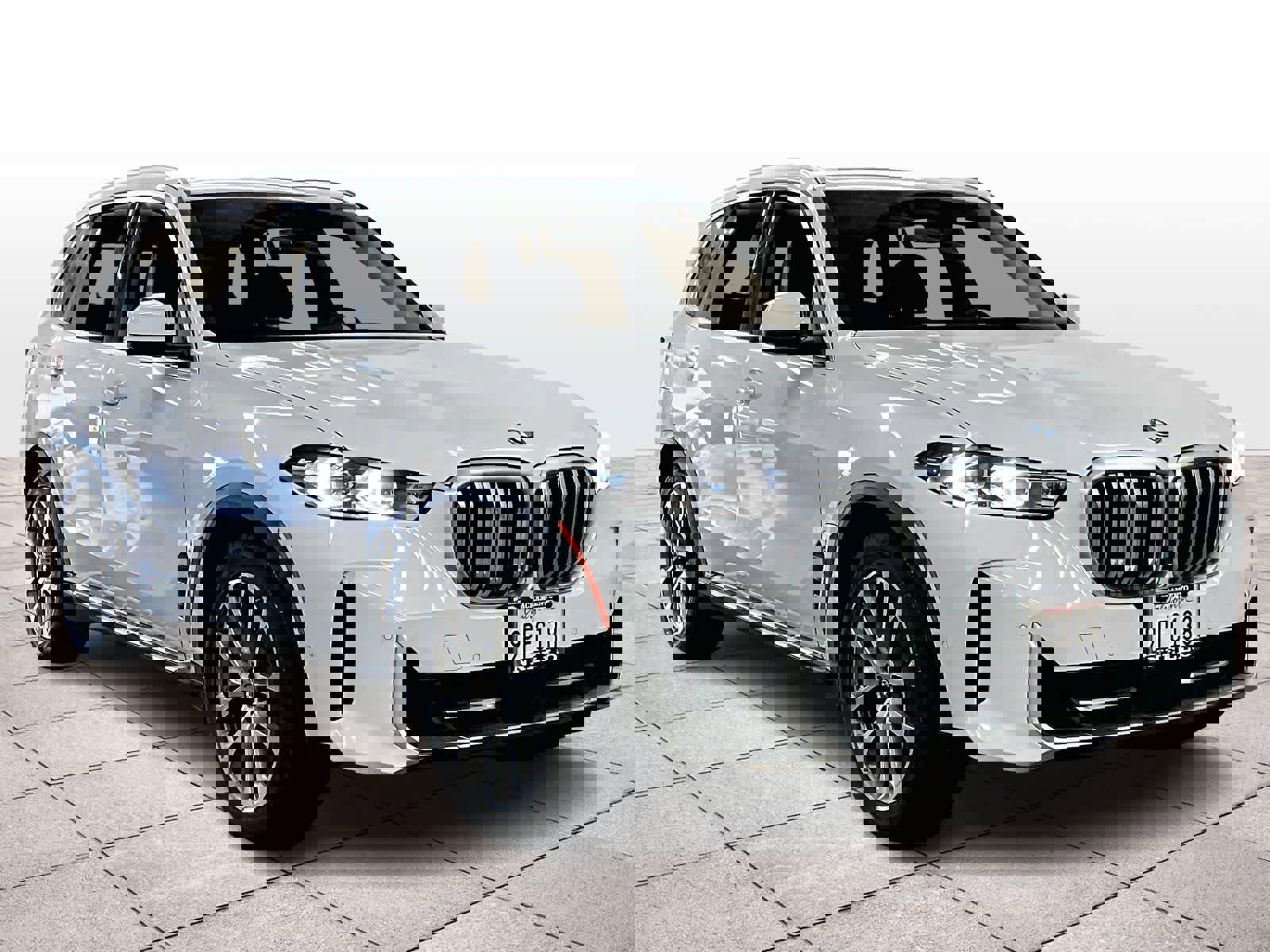 Used 2025 BMW X5 xDrive50e image 2