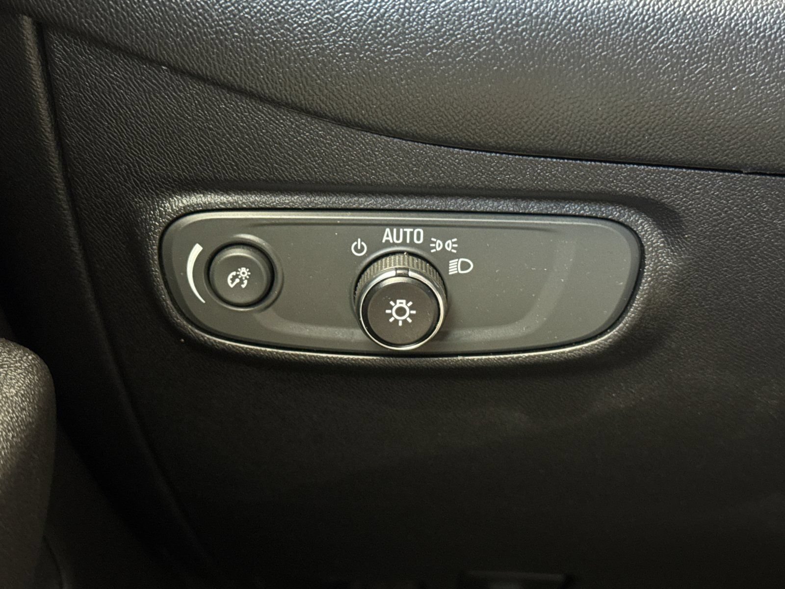 Used 2019 Chevrolet Equinox LT AWD/4WD image 33