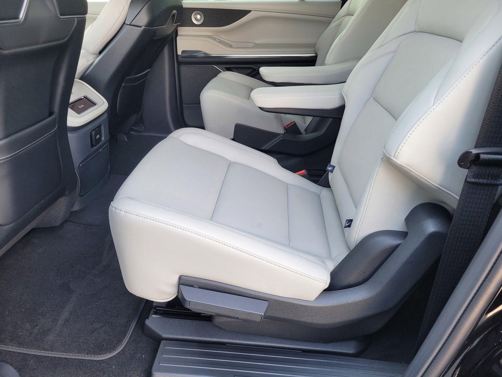 New 2025 Lincoln Navigator L Reserve image 7