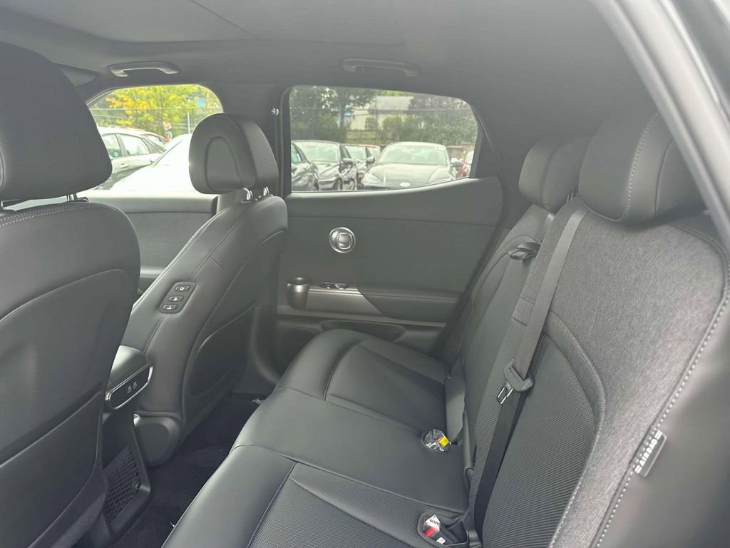 New 2025 Genesis GV60 Advanced AWD/4WD image 9