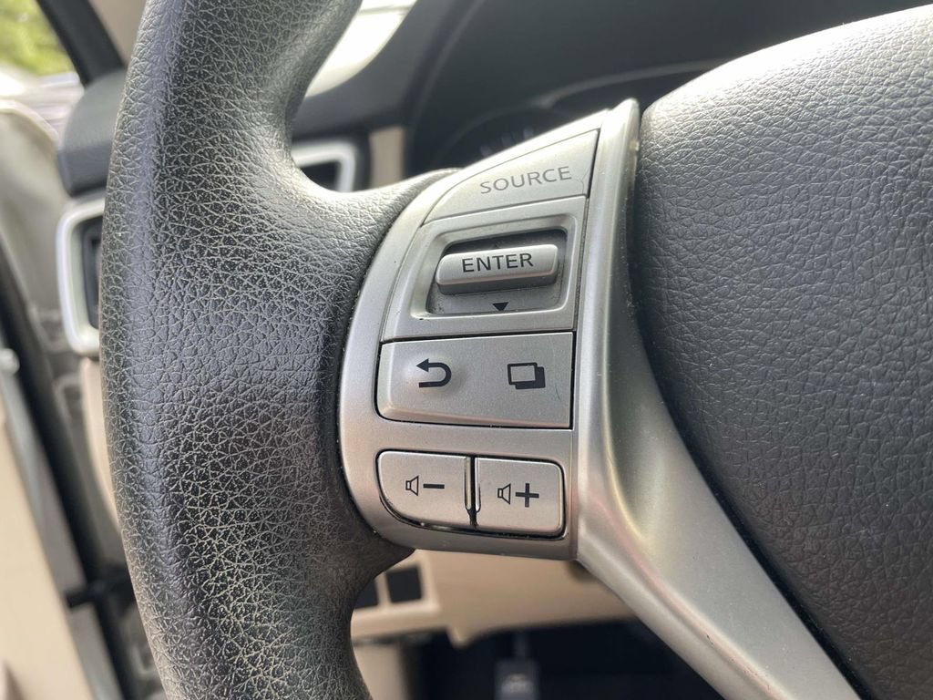 Used 2016 Nissan Rogue SV w/ SV Premium Package FWD image 21