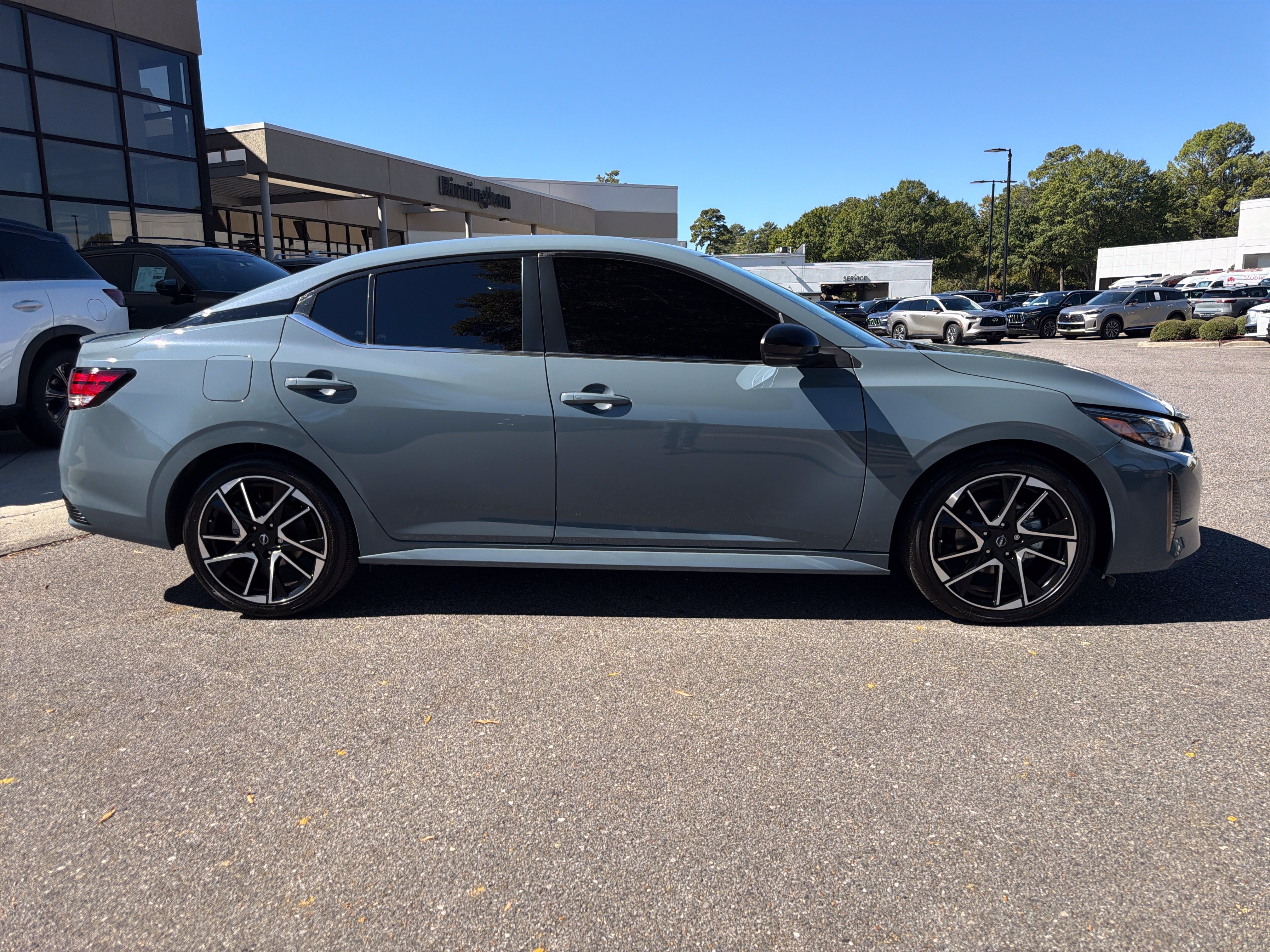 Used 2025 Nissan Sentra SR FWD image 12