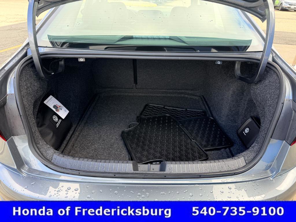 Used 2024 Volkswagen Jetta SEL image 20