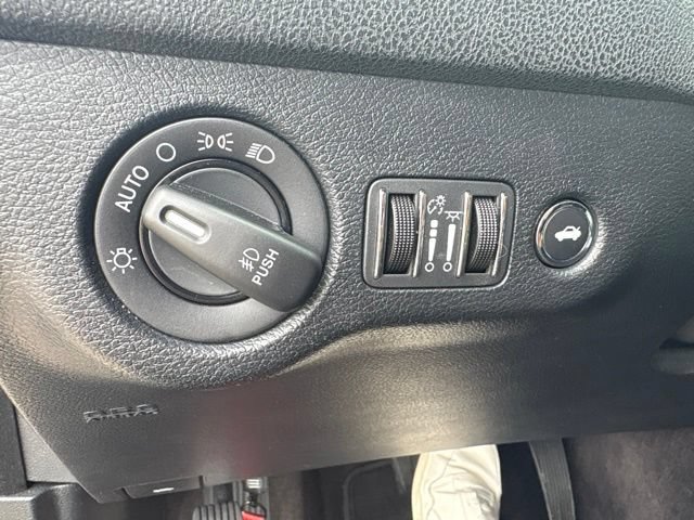 Used 2017 Dodge Charger R/T w/ Plus Group RWD image 18