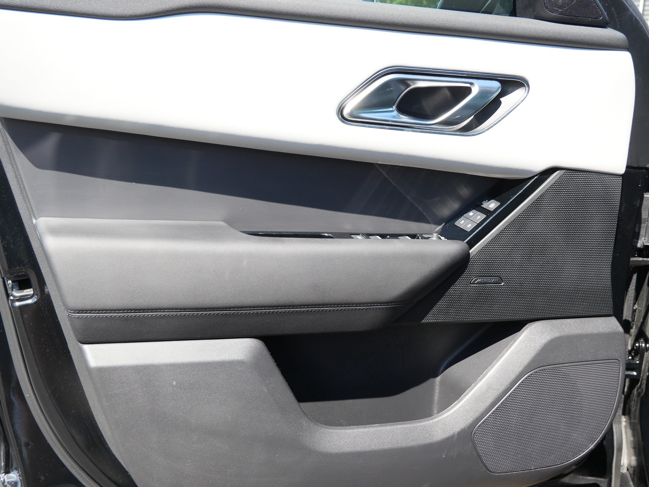 Certified 2026 Land Rover Range Rover Velar S AWD/4WD image 14