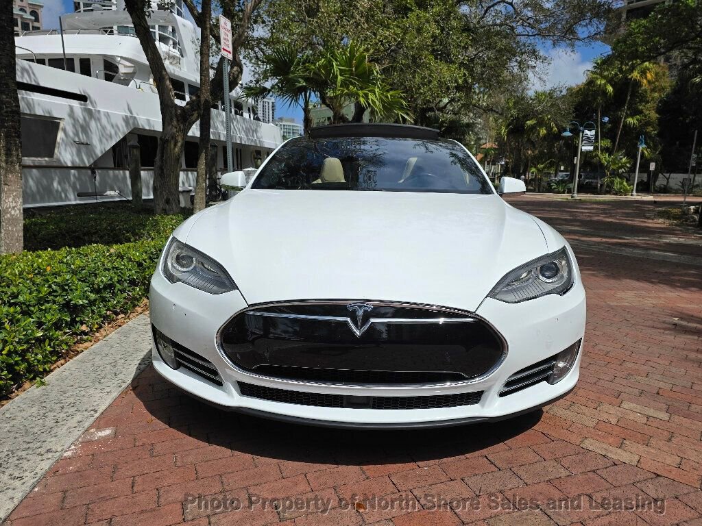 Used 2015 Tesla Model S 70 image 31