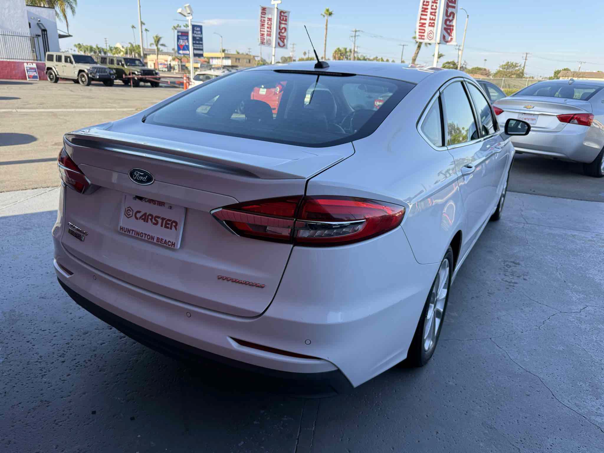 Used 2019 Ford Fusion Energi Titanium FWD image 38