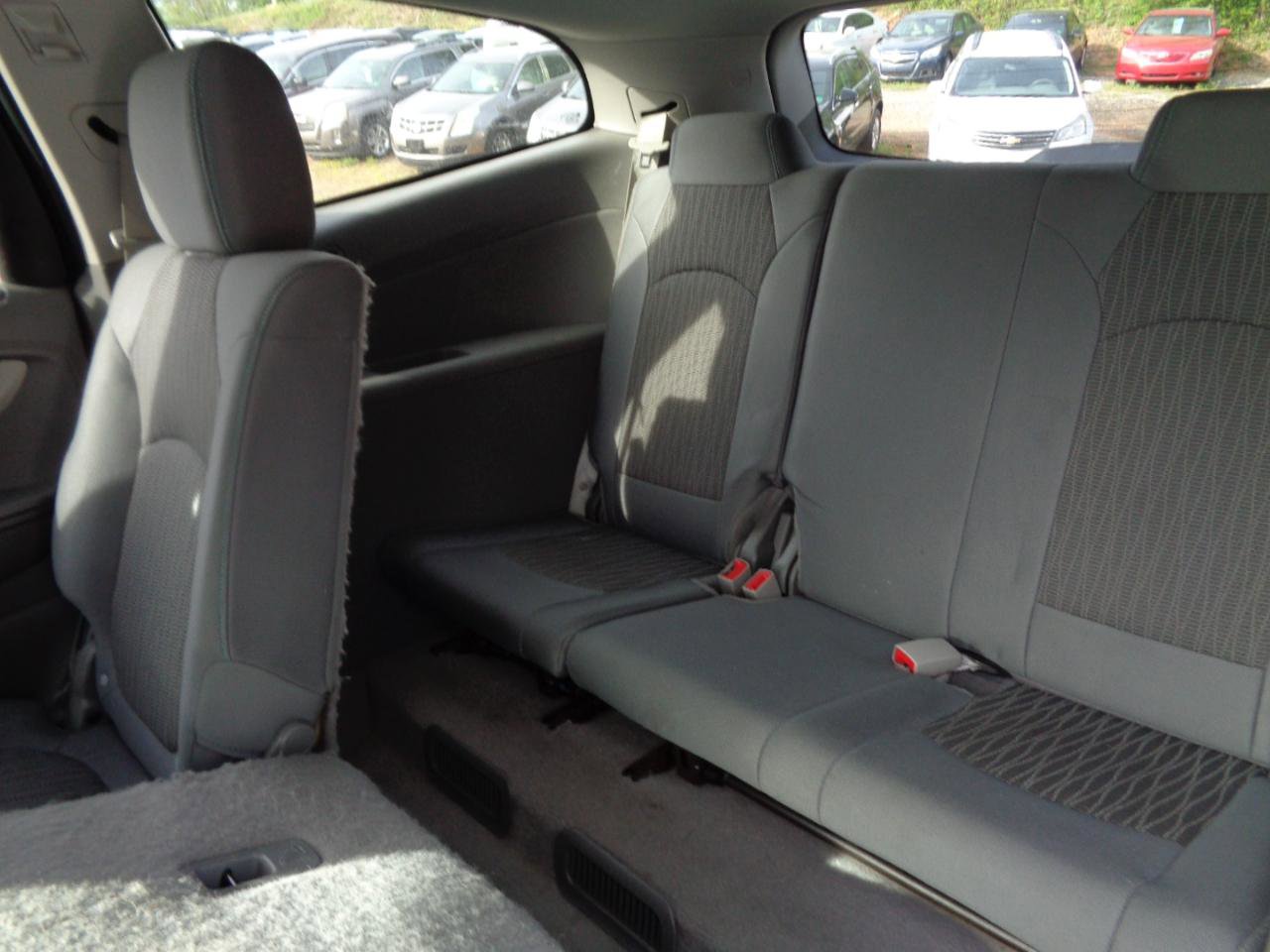 Used 2015 Chevrolet Traverse LS FWD image 17
