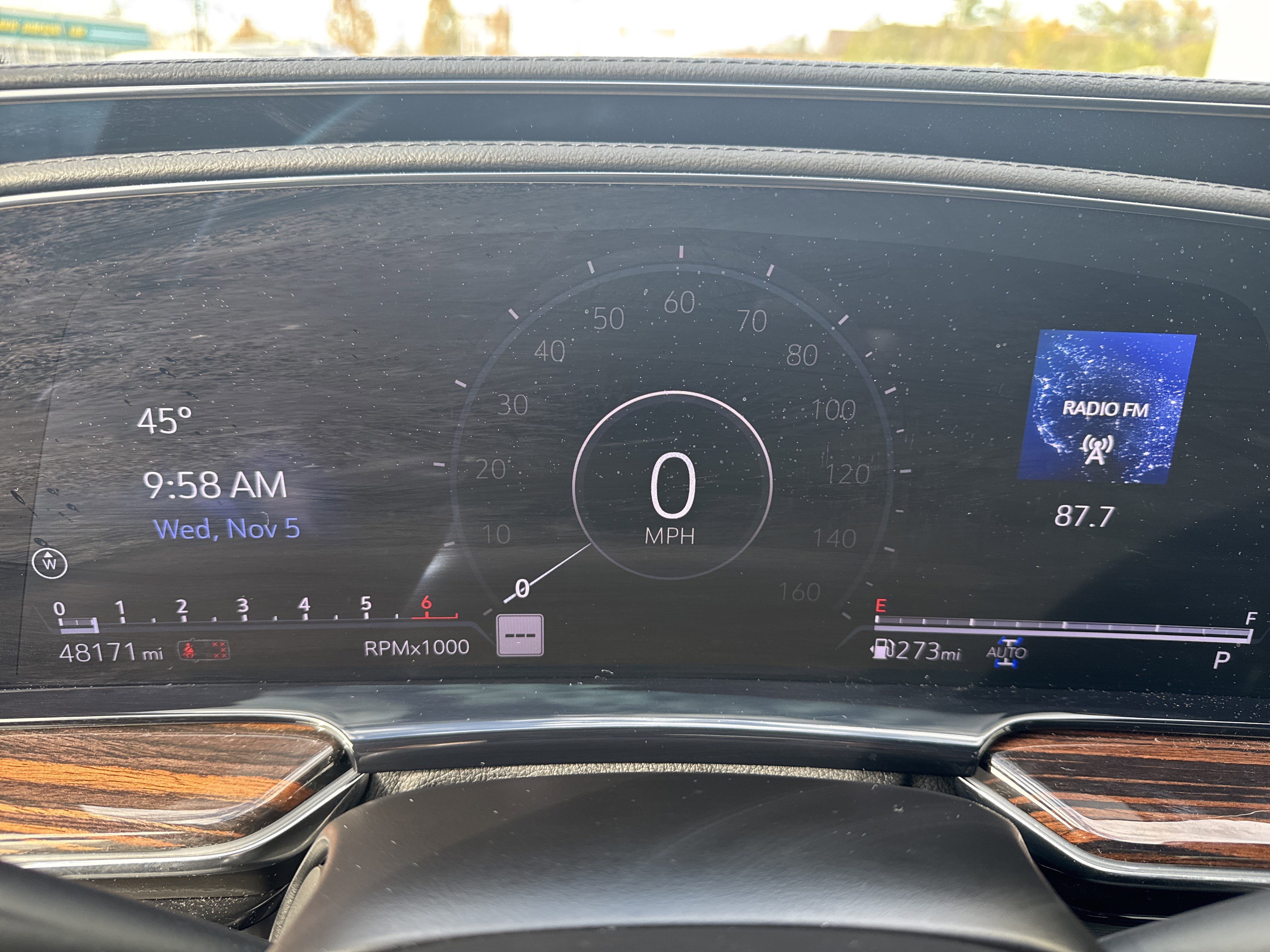 Used 2023 Cadillac Escalade Premium Luxury image 20