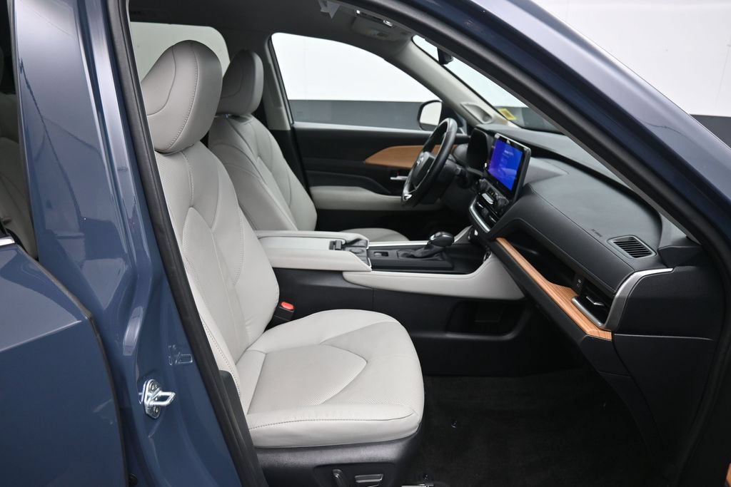 Certified 2024 Toyota Grand Highlander AWD image 26