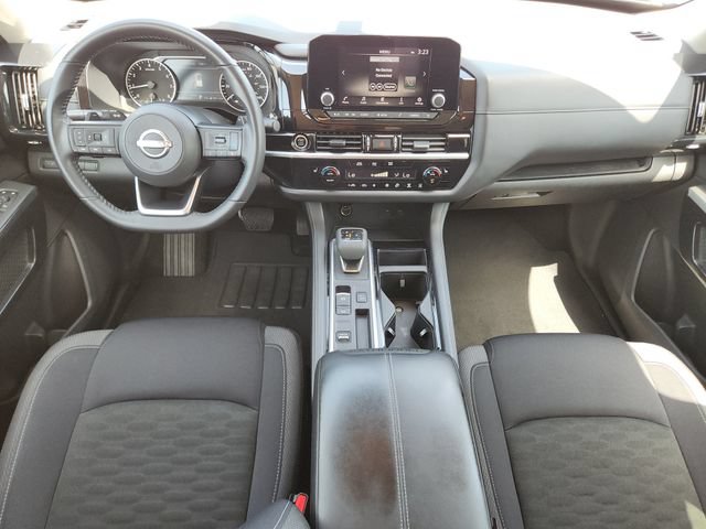 Used 2024 Nissan Pathfinder SV FWD image 29