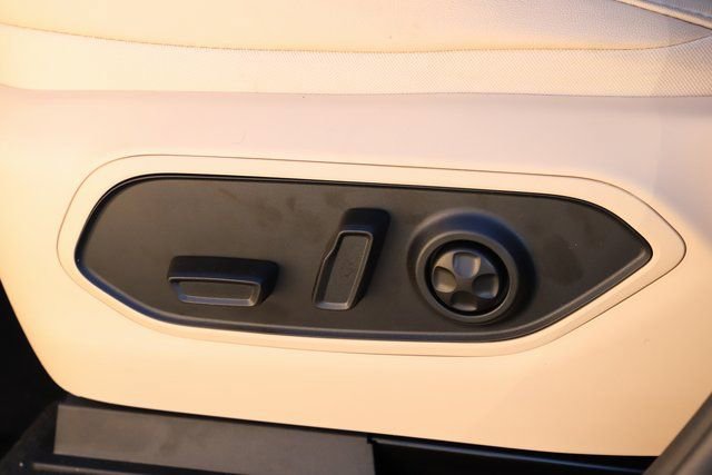 New 2025 Jeep Grand Cherokee Limited w/ Luxury Tech Group II AWD/4WD image 14