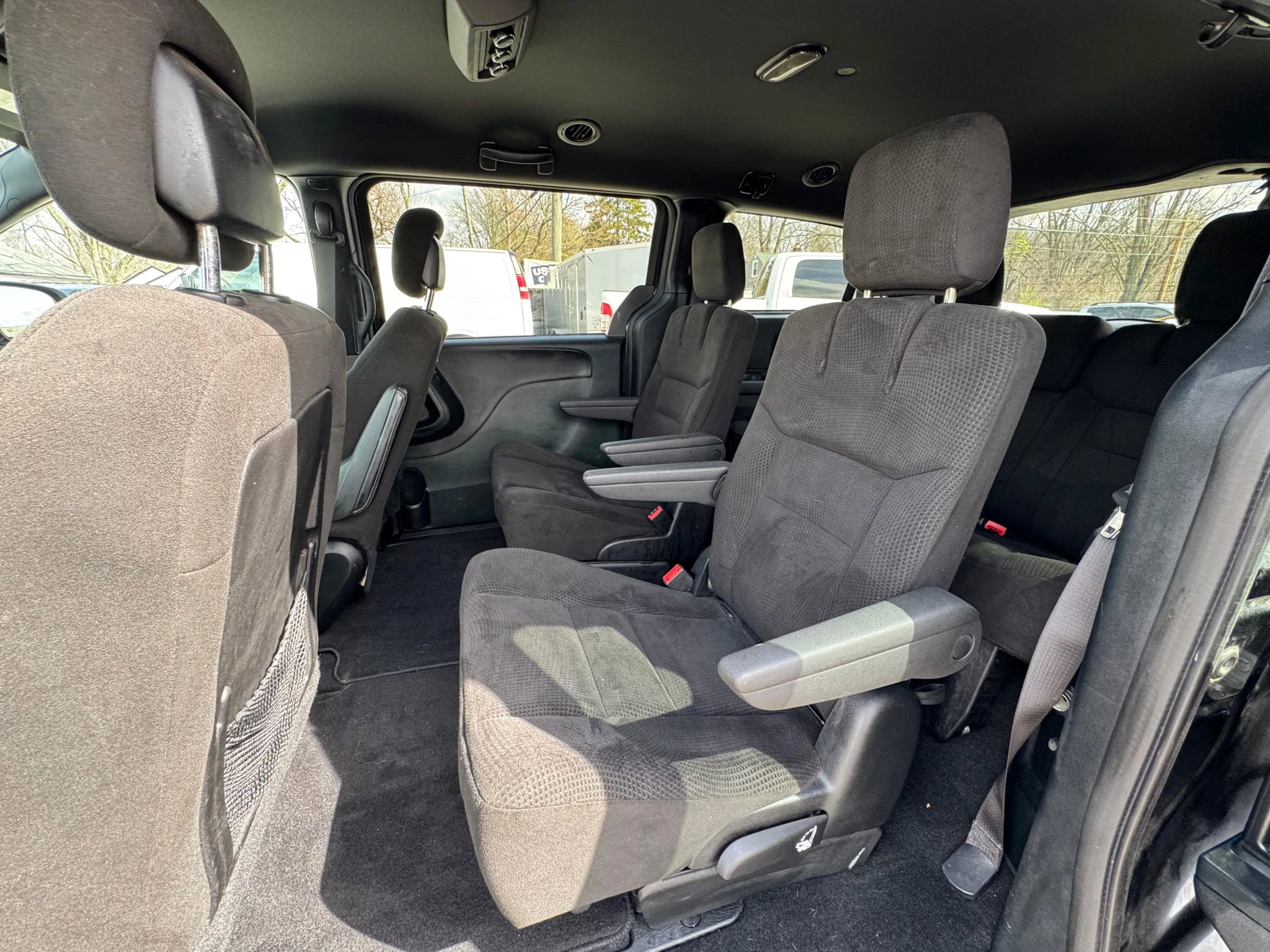 Used 2015 Dodge Grand Caravan SE image 14