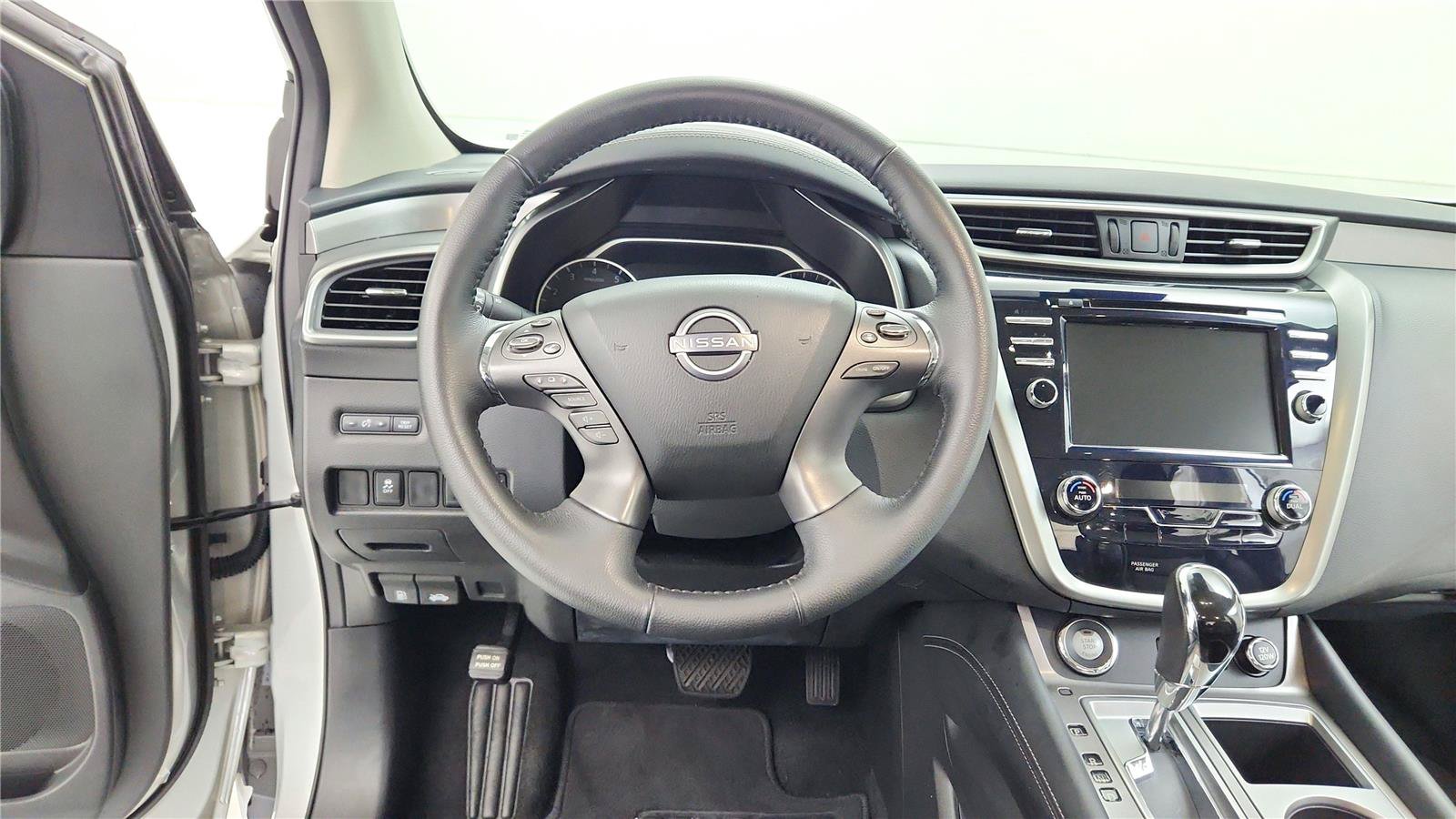 Used 2024 Nissan Murano SV FWD image 21