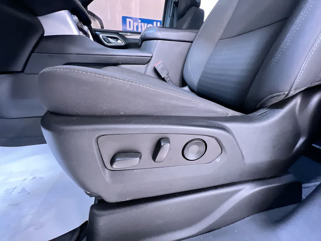 Used 2022 GMC Yukon SLE w/ Gmc Pro Safety Plus Package RWD image 13